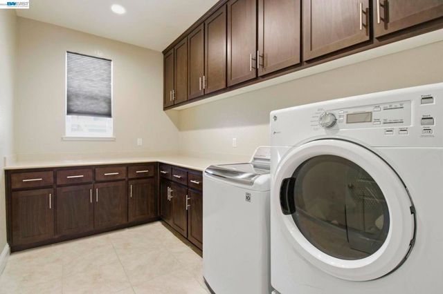 7151 Atlas Peak Dr, Dublin, CA 94568