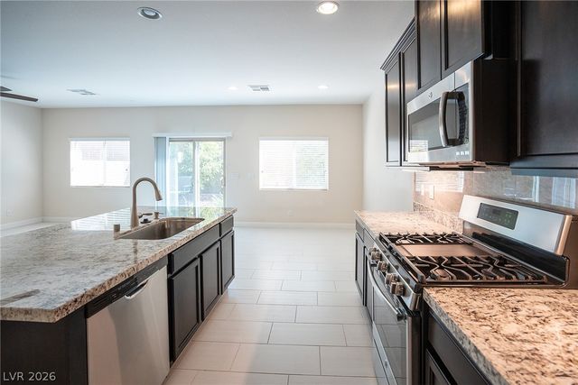 9419 Sparkling Wing Court, Las Vegas, NV 89148