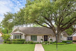 10010 Piping Rock Lane, Houston, TX 77042