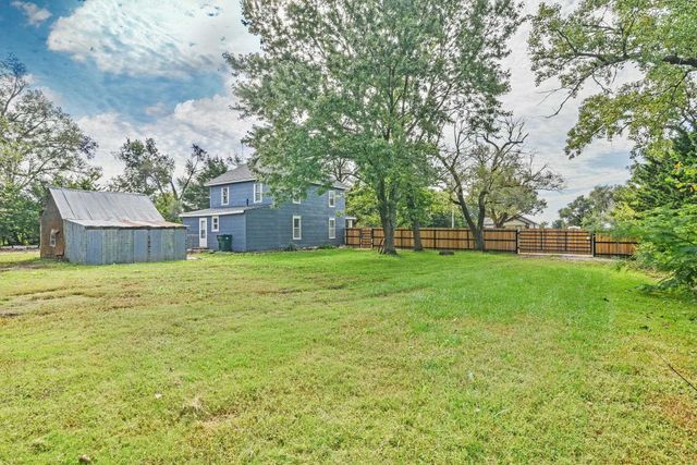 138 SW 100th St., Augusta, KS 67010