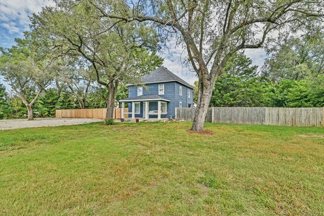 138 SW 100th St., Augusta, KS 67010