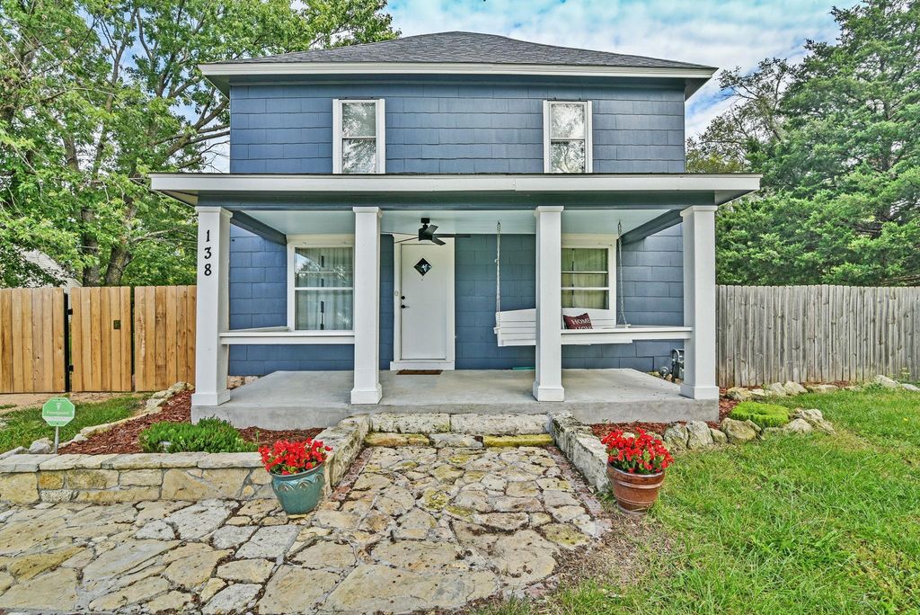 138 SW 100th St., Augusta, KS 67010