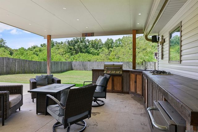 11427 Oak Run Dr, Geismar, LA 70734