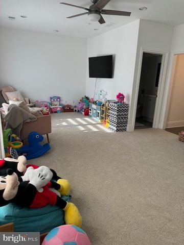 4785 HOGAN DR, Wilmington, DE 19808