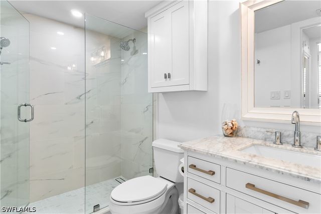 900 8th AVE S 105, Naples, FL 34102