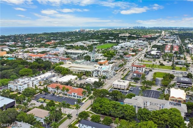 900 8th AVE S 105, Naples, FL 34102