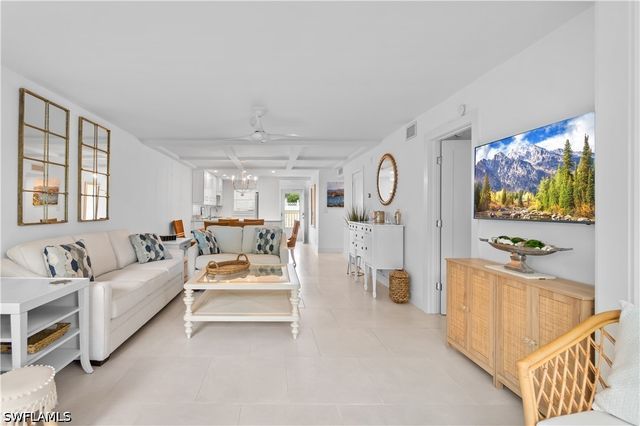 900 8th AVE S 105, Naples, FL 34102