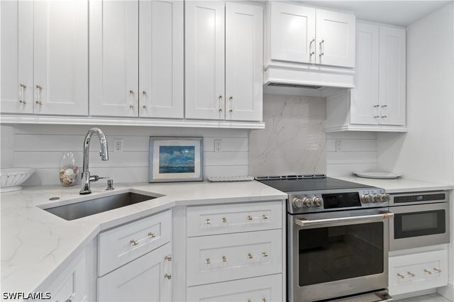 900 8th AVE S 105, Naples, FL 34102