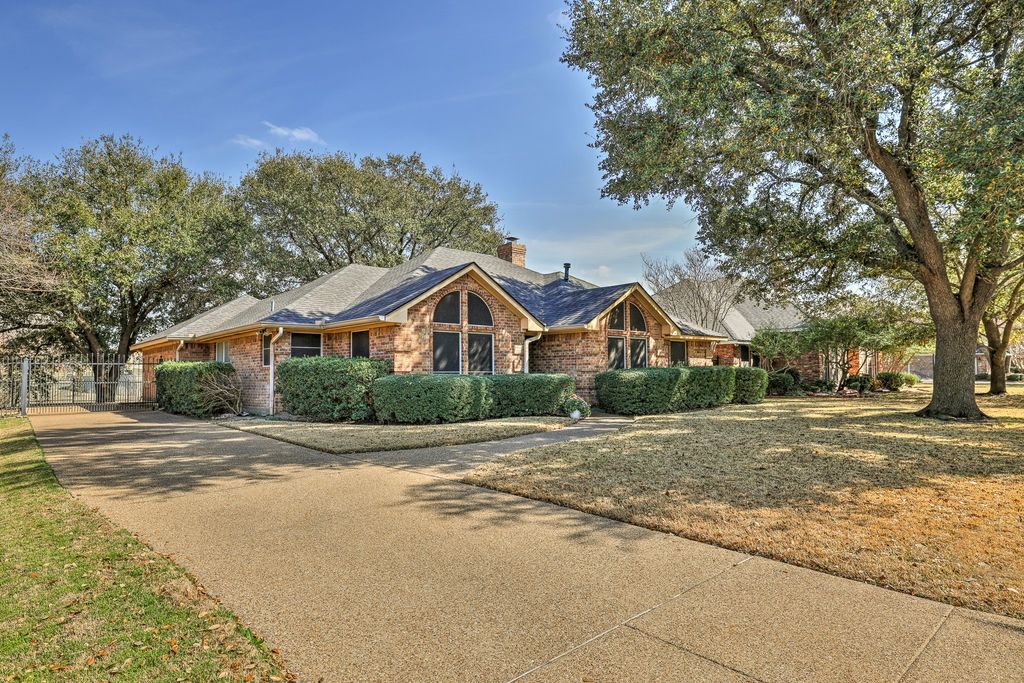 7025 Aspen Wood Trail, Fort Worth, TX 76132