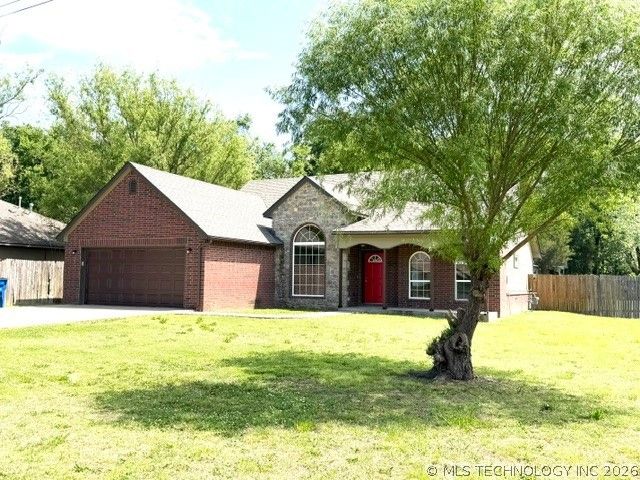 1502 NE 2nd Street, Wagoner, OK 74467