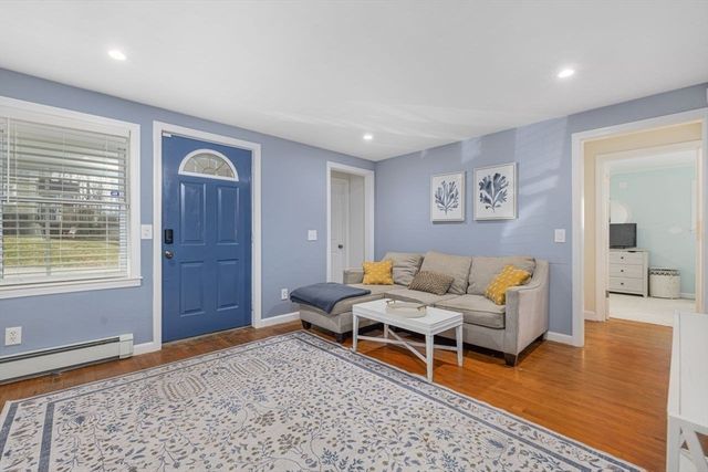 64 Pocasset Ave, Tiverton, RI 02878