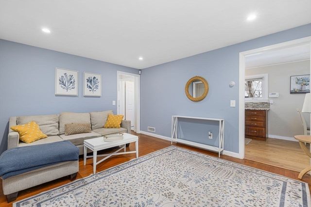 64 Pocasset Ave, Tiverton, RI 02878