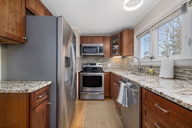 64 Pocasset Ave, Tiverton, RI 02878