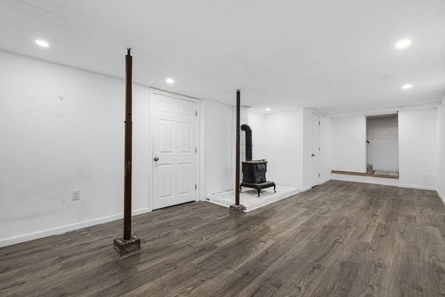 64 Pocasset Ave, Tiverton, RI 02878