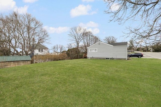 64 Pocasset Ave, Tiverton, RI 02878