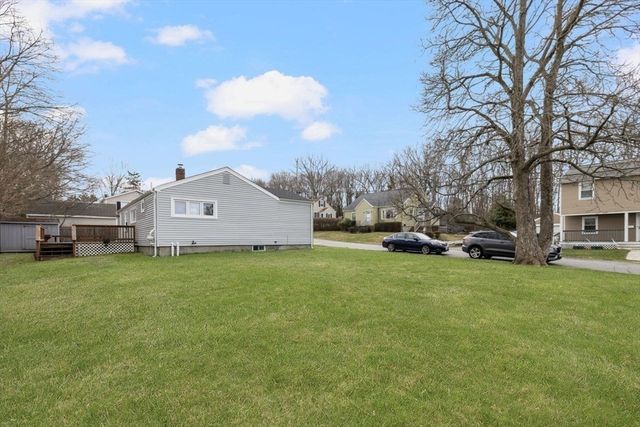 64 Pocasset Ave, Tiverton, RI 02878