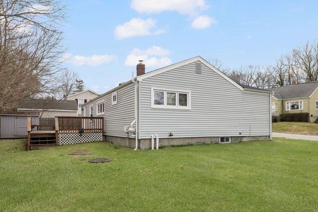 64 Pocasset Ave, Tiverton, RI 02878