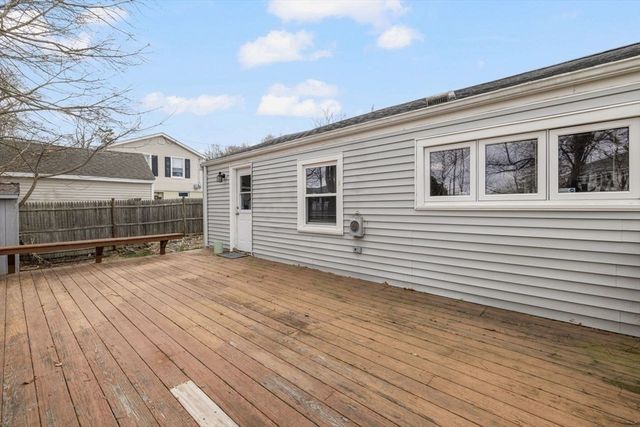 64 Pocasset Ave, Tiverton, RI 02878