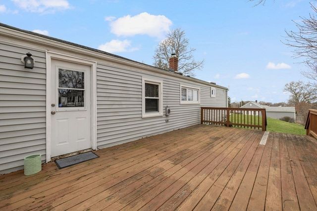 64 Pocasset Ave, Tiverton, RI 02878