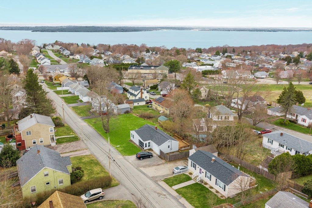 64 Pocasset Ave, Tiverton, RI 02878