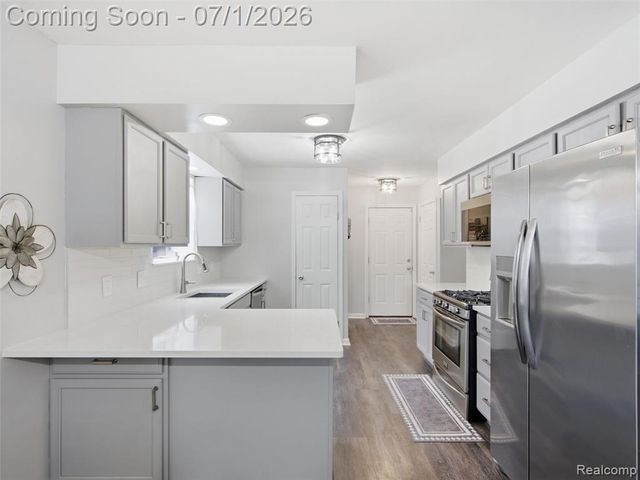 6195 Lake Forest Drive, Grand Blanc, MI 48439