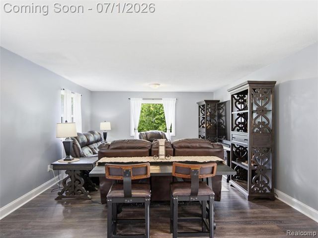 6195 Lake Forest Drive, Grand Blanc, MI 48439