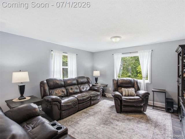 6195 Lake Forest Drive, Grand Blanc, MI 48439