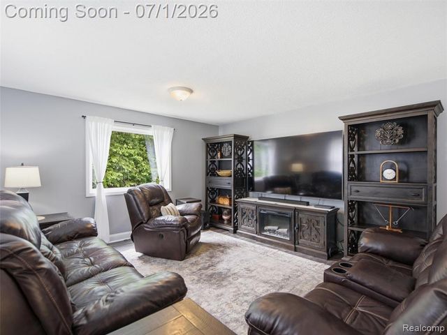 6195 Lake Forest Drive, Grand Blanc, MI 48439