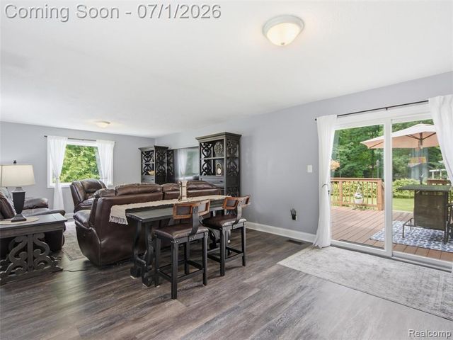 6195 Lake Forest Drive, Grand Blanc, MI 48439