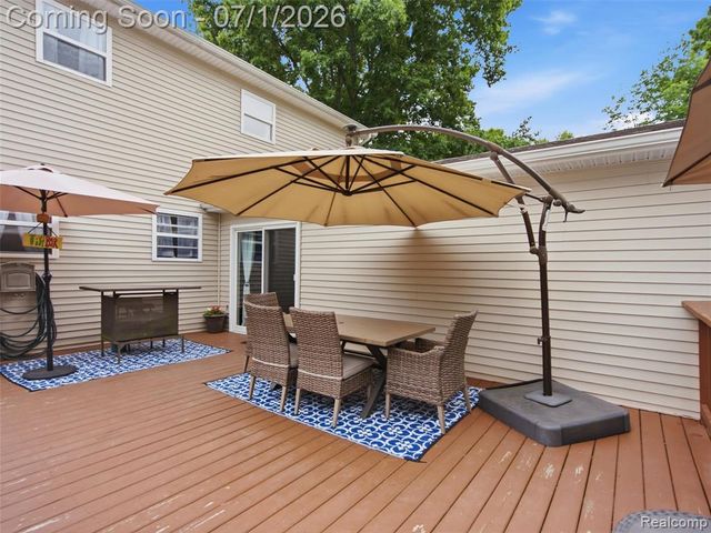 6195 Lake Forest Drive, Grand Blanc, MI 48439