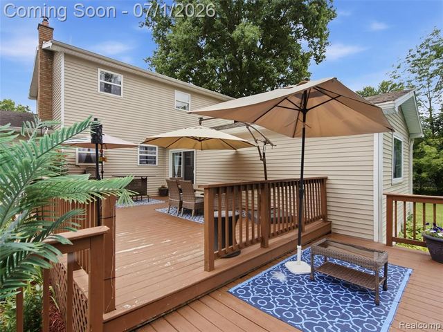 6195 Lake Forest Drive, Grand Blanc, MI 48439