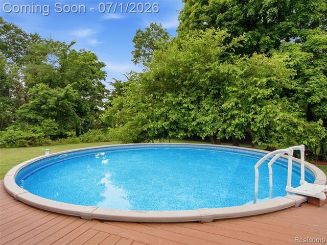 6195 Lake Forest Drive, Grand Blanc, MI 48439