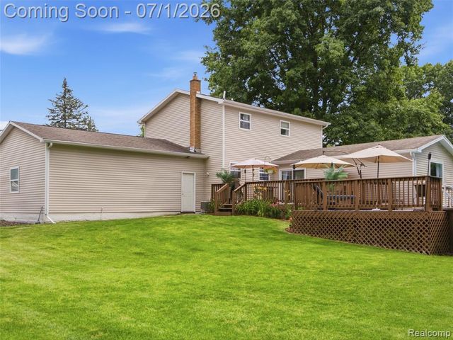 6195 Lake Forest Drive, Grand Blanc, MI 48439