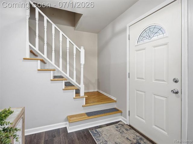 6195 Lake Forest Drive, Grand Blanc, MI 48439