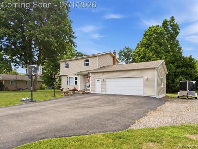 6195 Lake Forest Drive, Grand Blanc, MI 48439