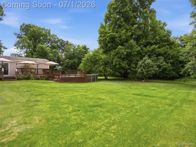 6195 Lake Forest Drive, Grand Blanc, MI 48439