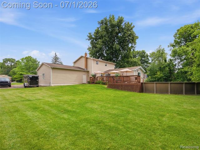 6195 Lake Forest Drive, Grand Blanc, MI 48439
