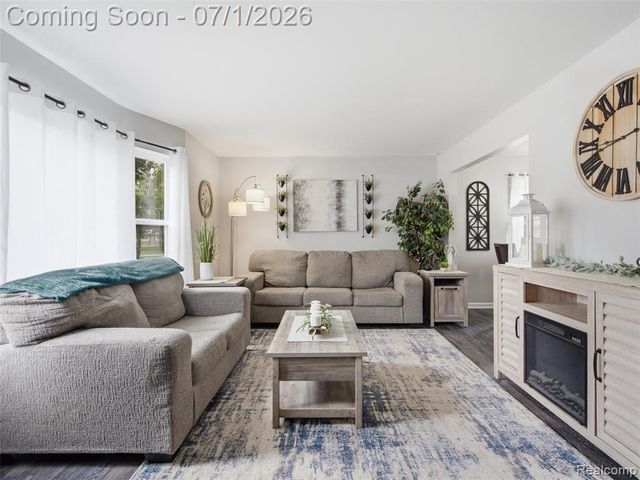 6195 Lake Forest Drive, Grand Blanc, MI 48439