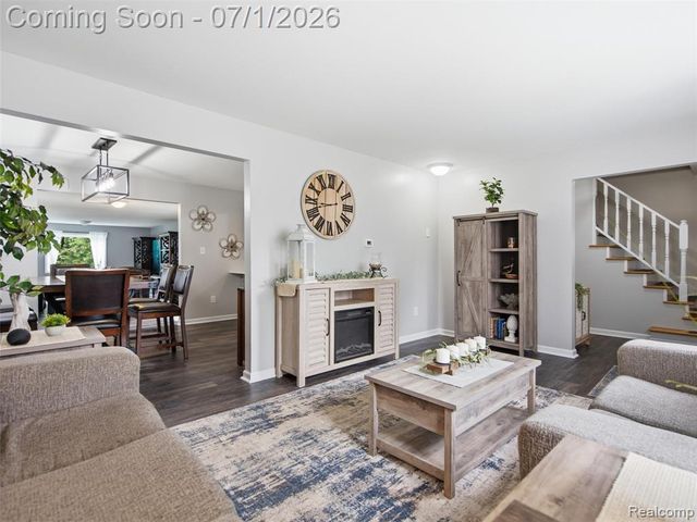 6195 Lake Forest Drive, Grand Blanc, MI 48439