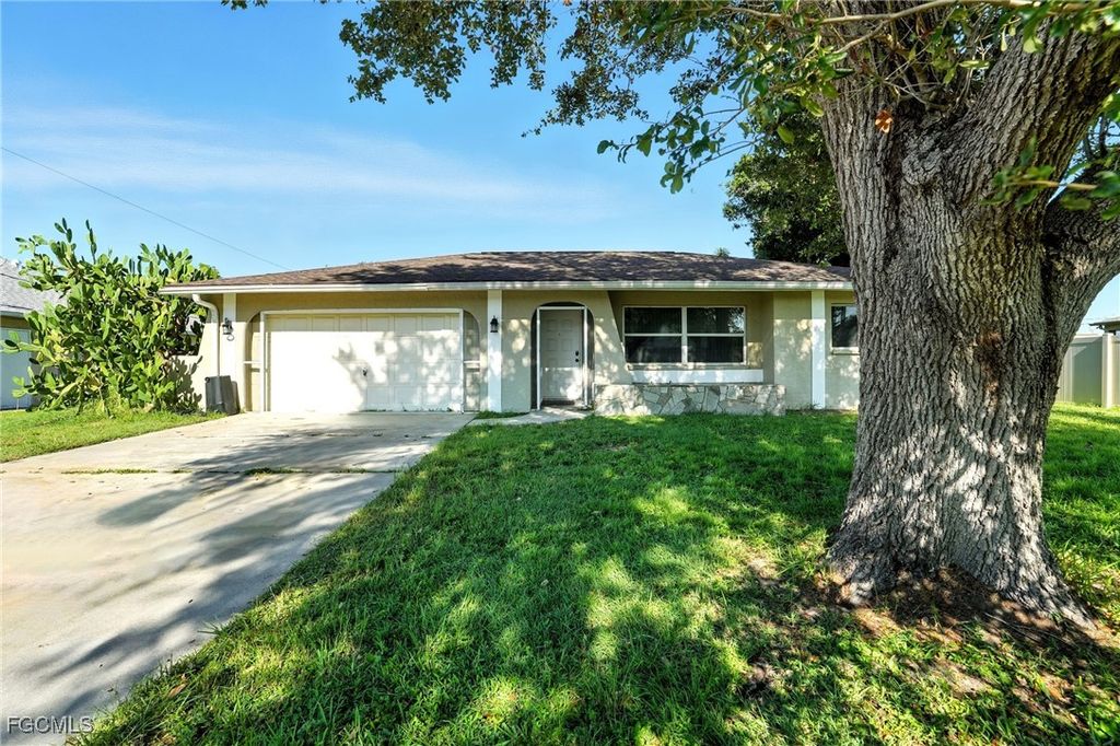 3516 SW Santa Barbara PL, Cape Coral, FL 33914