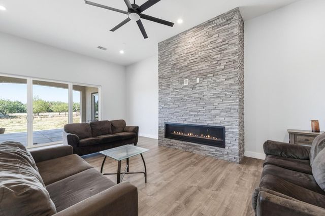 3709 Blue Gum Ave, Modesto, CA 95358