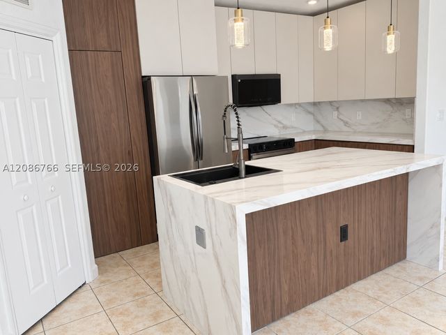 11034 NW 86th Ter 0, Doral, FL 33178