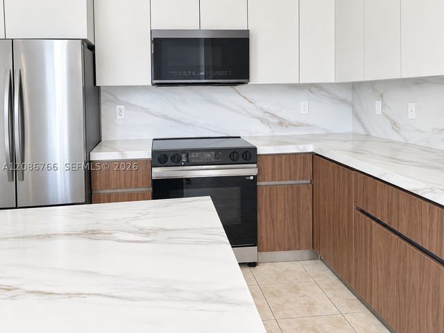 11034 NW 86th Ter 0, Doral, FL 33178