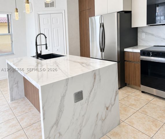 11034 NW 86th Ter 0, Doral, FL 33178