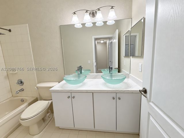 11034 NW 86th Ter 0, Doral, FL 33178