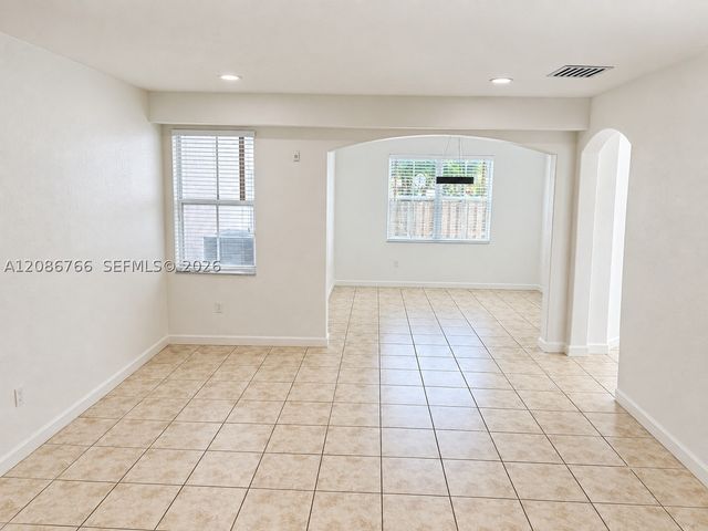 11034 NW 86th Ter 0, Doral, FL 33178