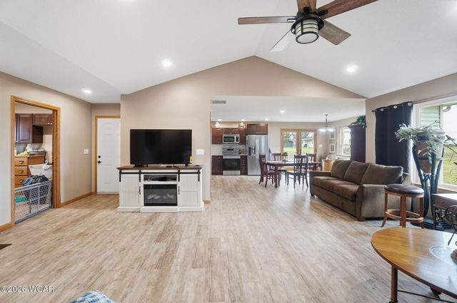 109 Bluegrass Drive, Wapakoneta, OH 45895