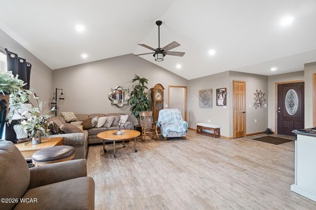 109 Bluegrass Drive, Wapakoneta, OH 45895