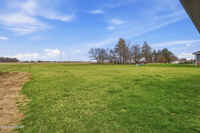 109 Bluegrass Drive, Wapakoneta, OH 45895