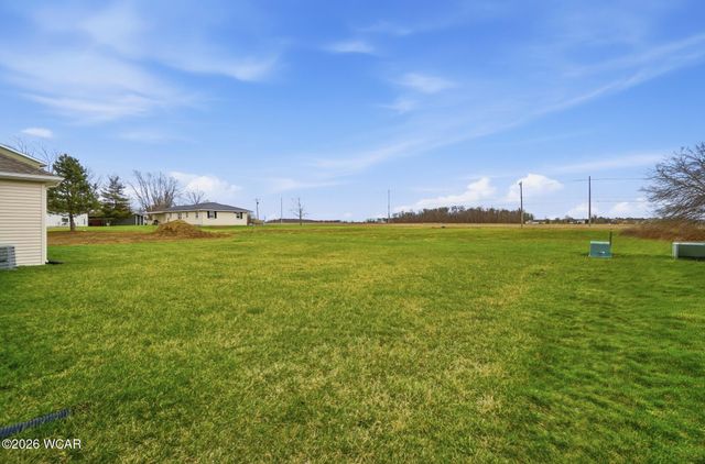 109 Bluegrass Drive, Wapakoneta, OH 45895